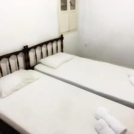 بيت للعطل Artemonahi Traditional Cosy House *