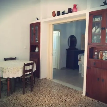 Artemonahi Traditional Cosy House