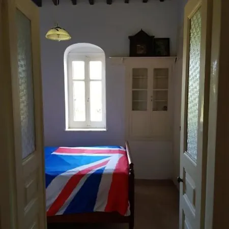 بيت للعطل Artemonahi Traditional Cosy House *