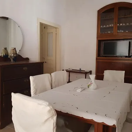 Artemonahi Traditional Cosy House